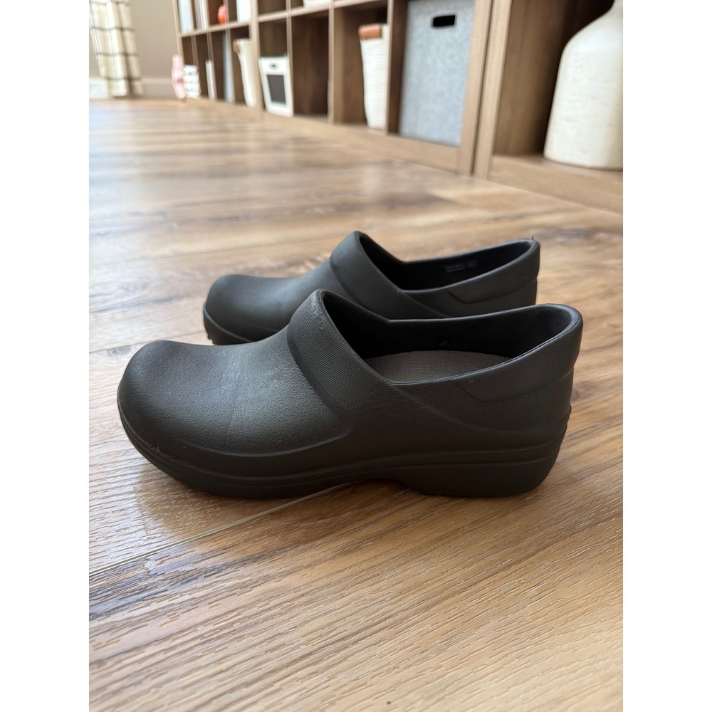 Crocs Neria Pro II Work Clogs Slip Resistant Nursing Chef Shoes Womens 7 Black